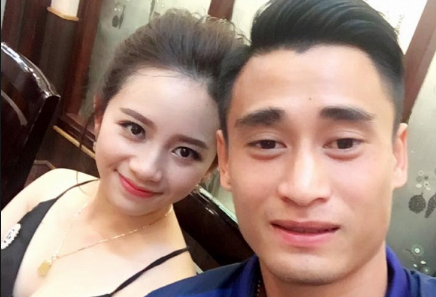 Tuyen thu Viet Nam tang vo iPhone 7 Plus dip Valentine hinh anh