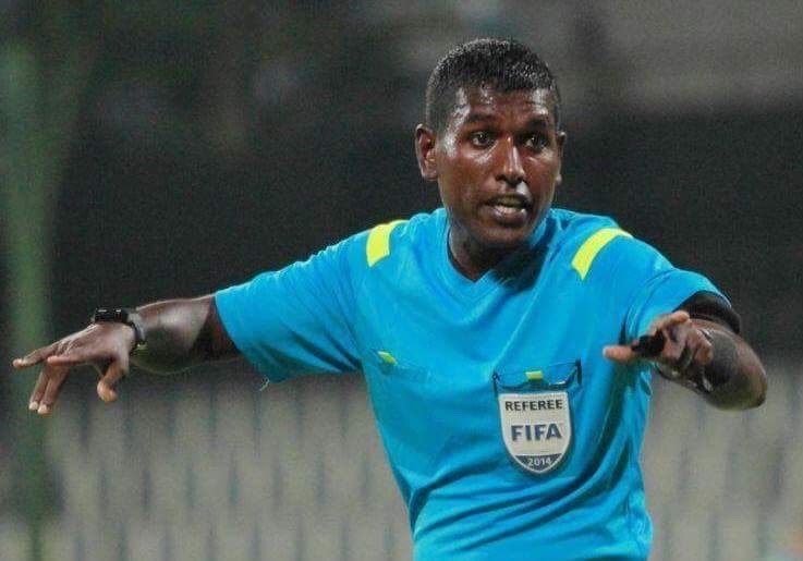 Trong tai FIFA: 'V.League anh huong xau den bong da chau A' hinh anh