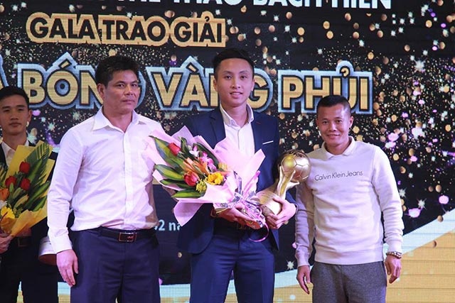 Thanh Luong trao giai Qua bong vang phui 2016 hinh anh