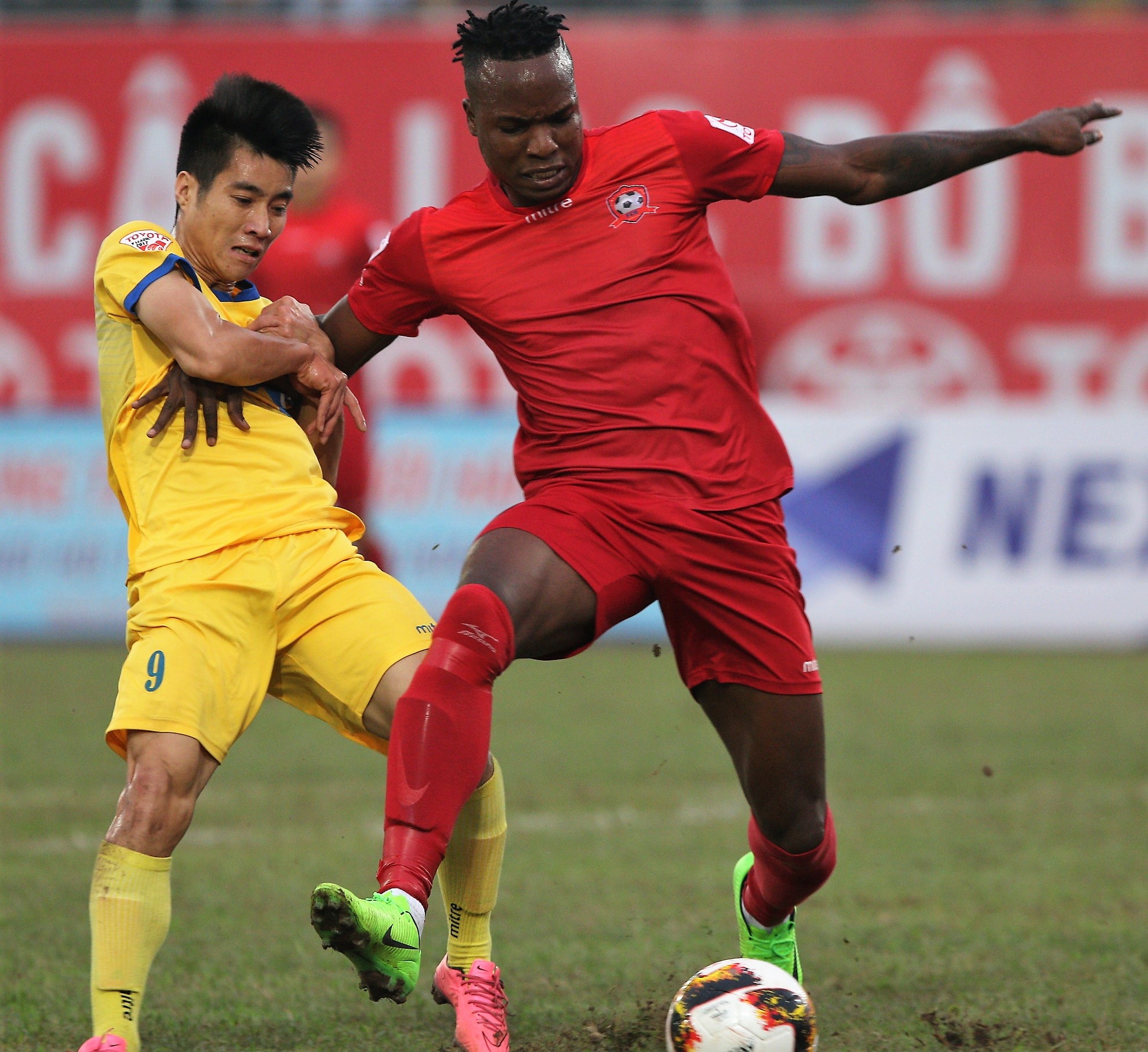 Ngoai binh an va trong tai anh 4