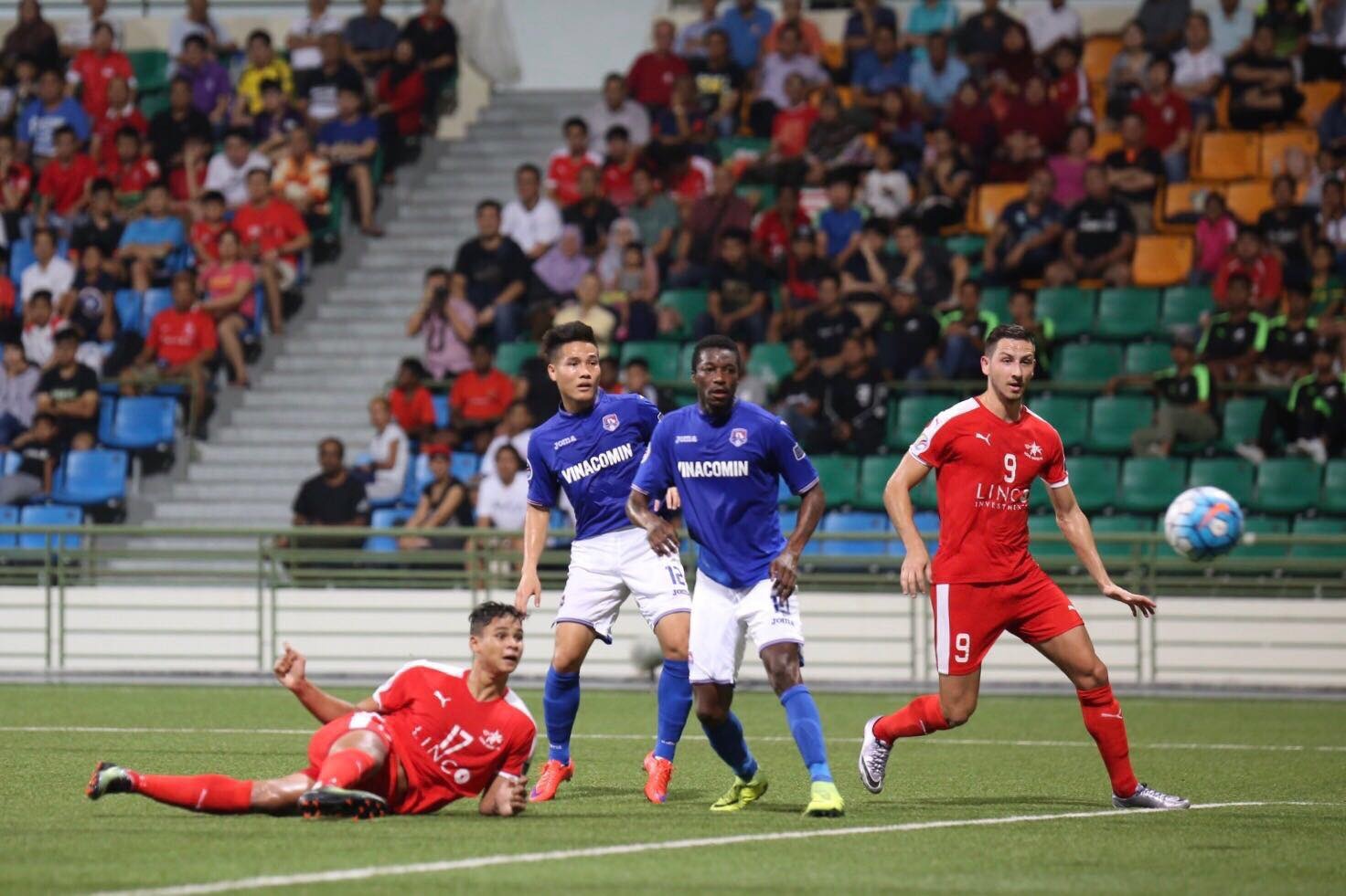 Mac Hong Quan nhan the do anh 2