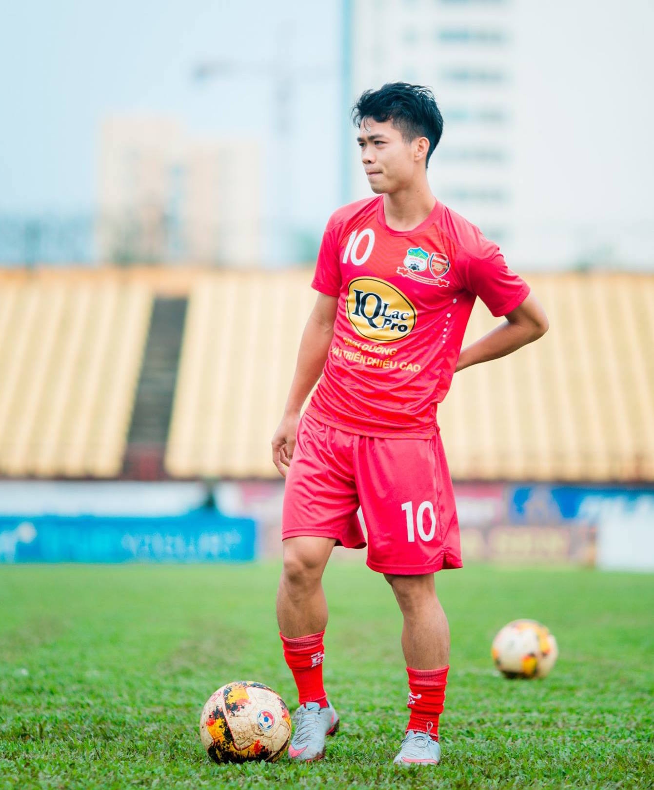 Cong Phuong tro ve san Vinh anh 2