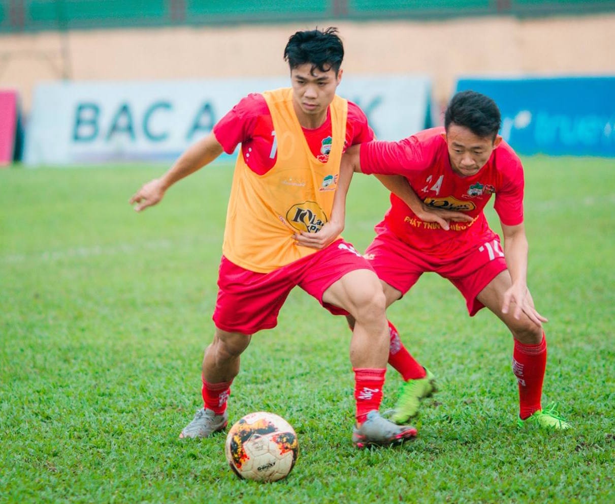 Cong Phuong tro ve san Vinh anh 3