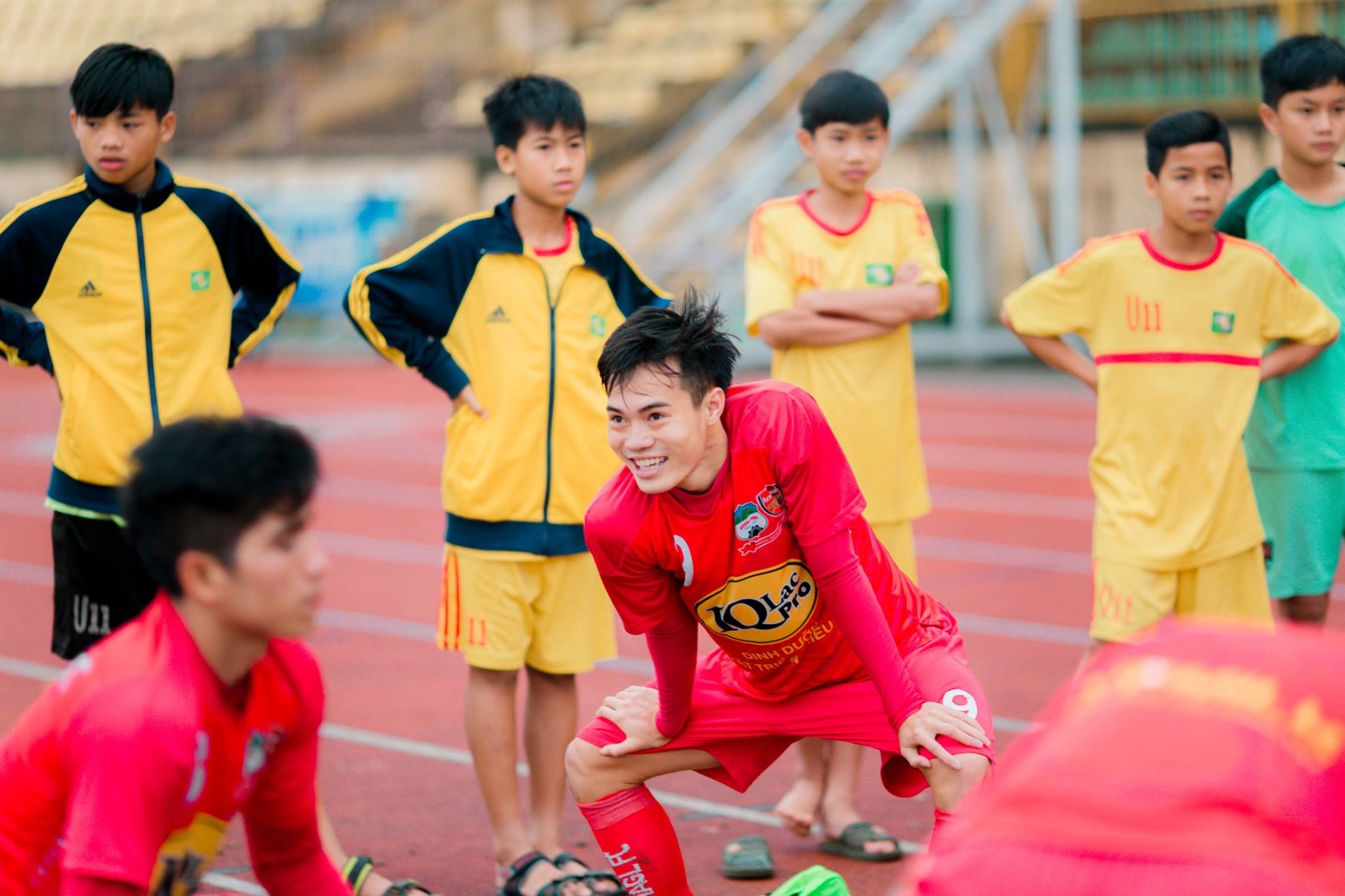 Cong Phuong tro ve san Vinh anh 8