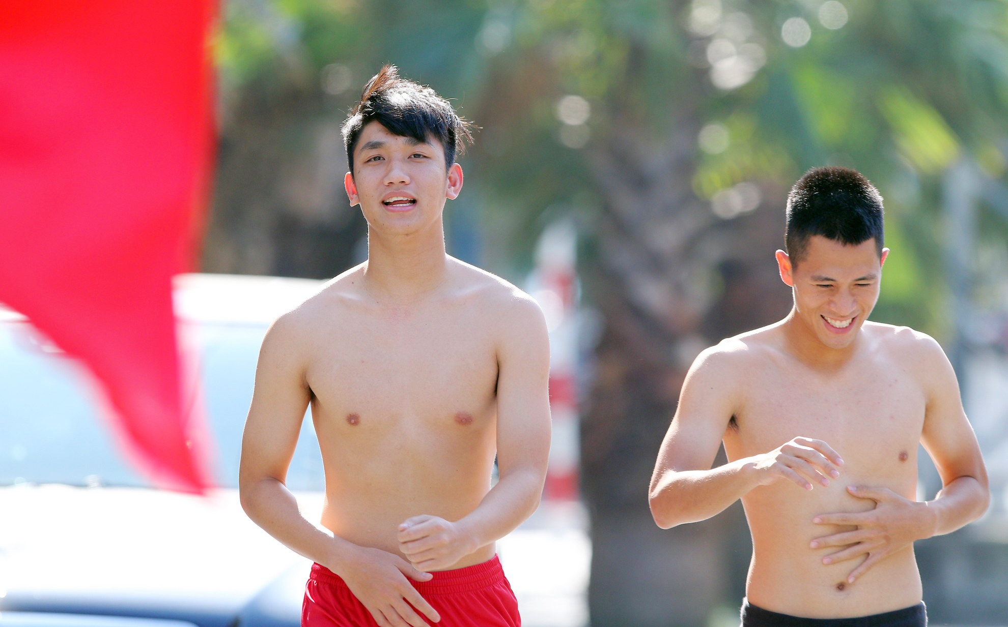 U20 Viet Nam tinh nghich duoi nuoc bien anh 1