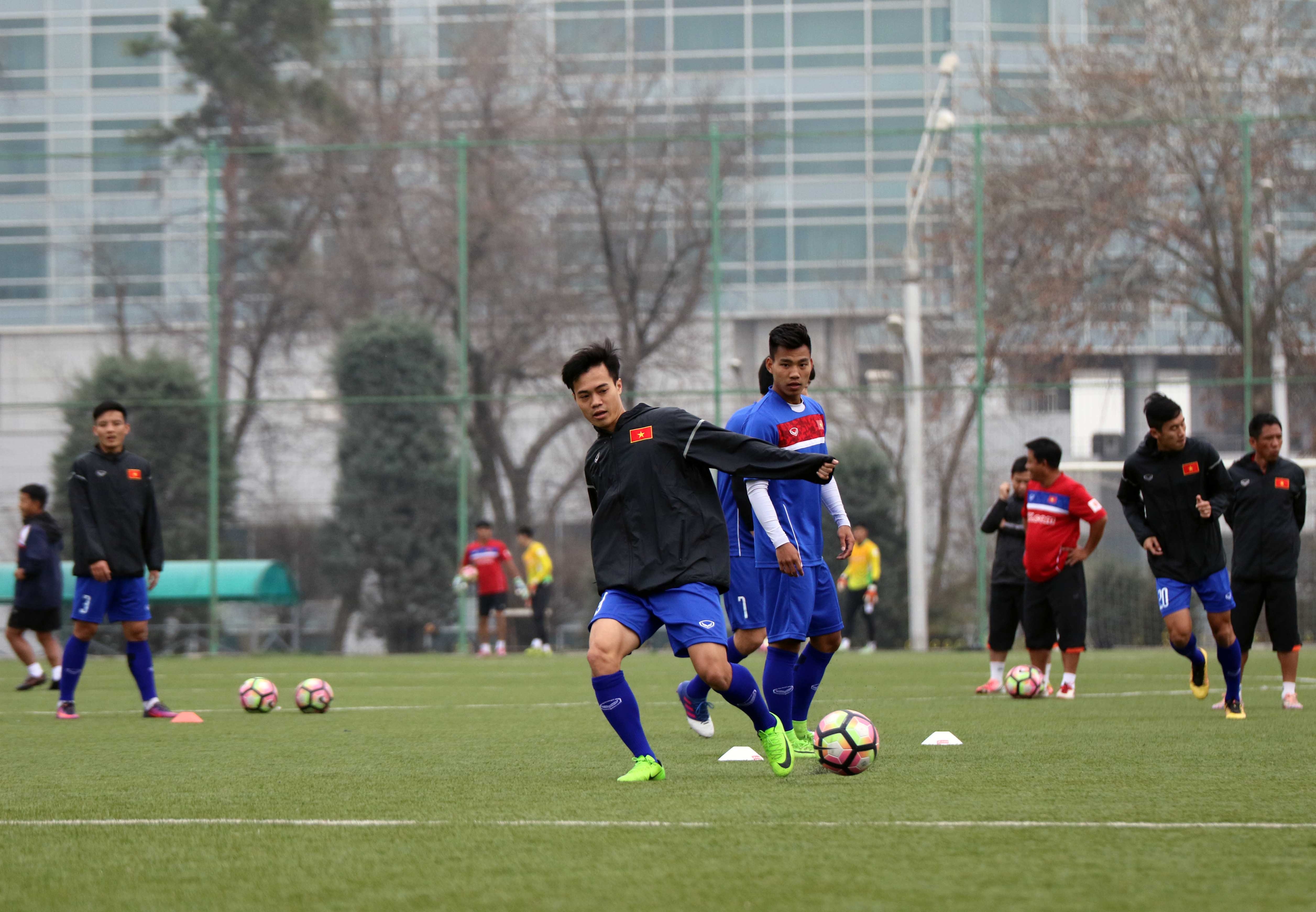 Tuyen Viet Nam tap o Tajikistan anh 8