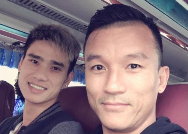 So bi tan cong, cau thu Thanh Hoa khong dam roi khach san hinh anh