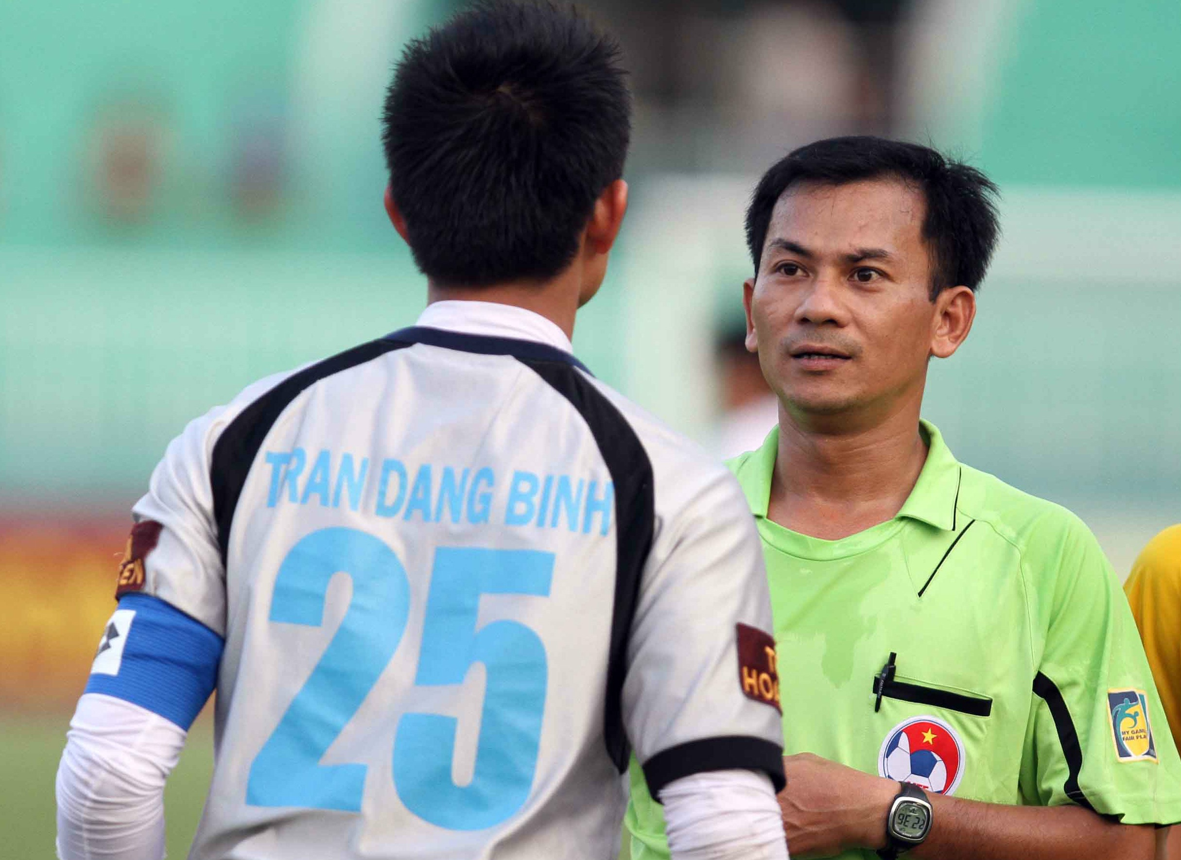 Trong tai Xuan Nguyen bang hoang vi cach ung xu cua HAGL hinh anh