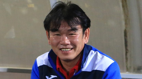 HLV Quang Ninh khen cau thu HAGL, che trong tai hinh anh