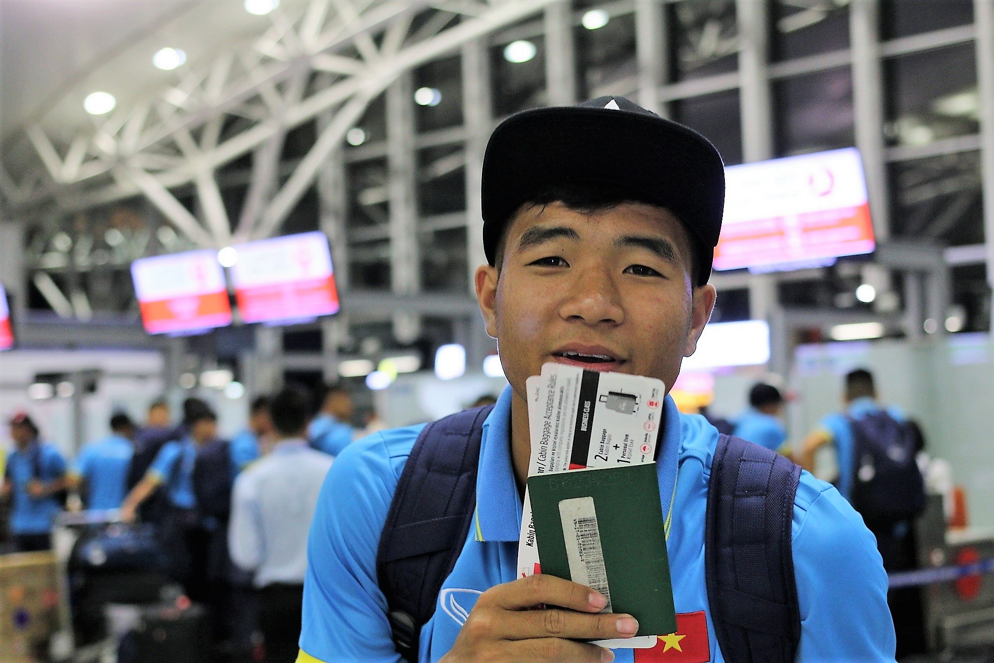 U20 Viet Nam hao huc sang Duc tap huan hinh anh