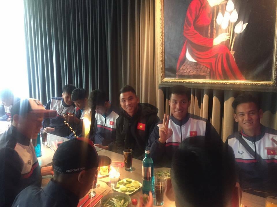 U20 Viet Nam thuong thuc pho Ha Noi o Duc anh 2