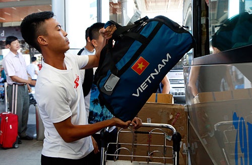 U20 Viet Nam that lac hanh ly o Duc hinh anh