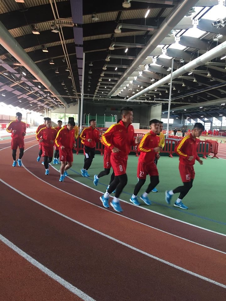 U20 kiểm tra y tế ở Đức ảnh 2 U20 kiem tra y te o Duc anh 2