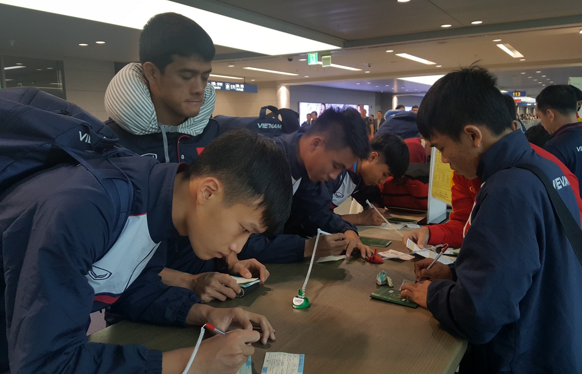 U20 Viet Nam duoc uu tien thu tuc hai quan khi toi Han Quoc hinh anh