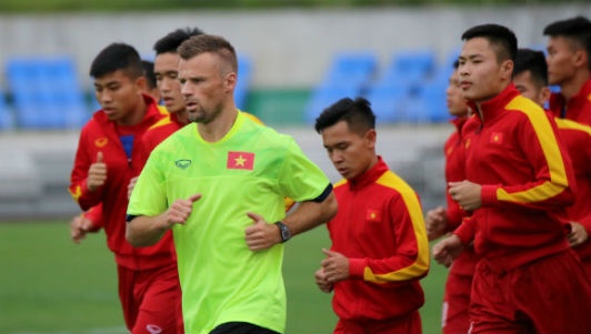 U20 Viet Nam hung khoi ra san tap o Han Quoc hinh anh