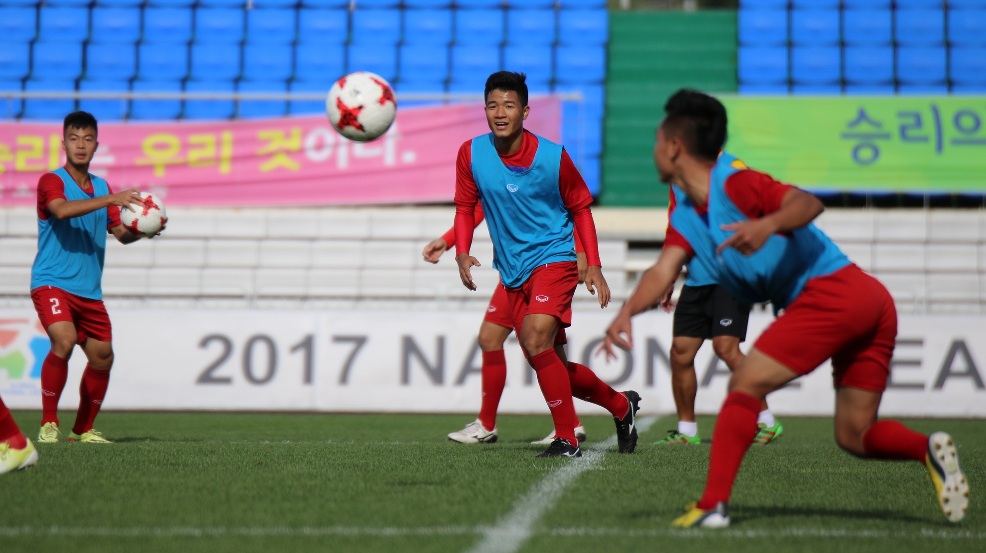 U20 Viet Nam tap tha long anh 5