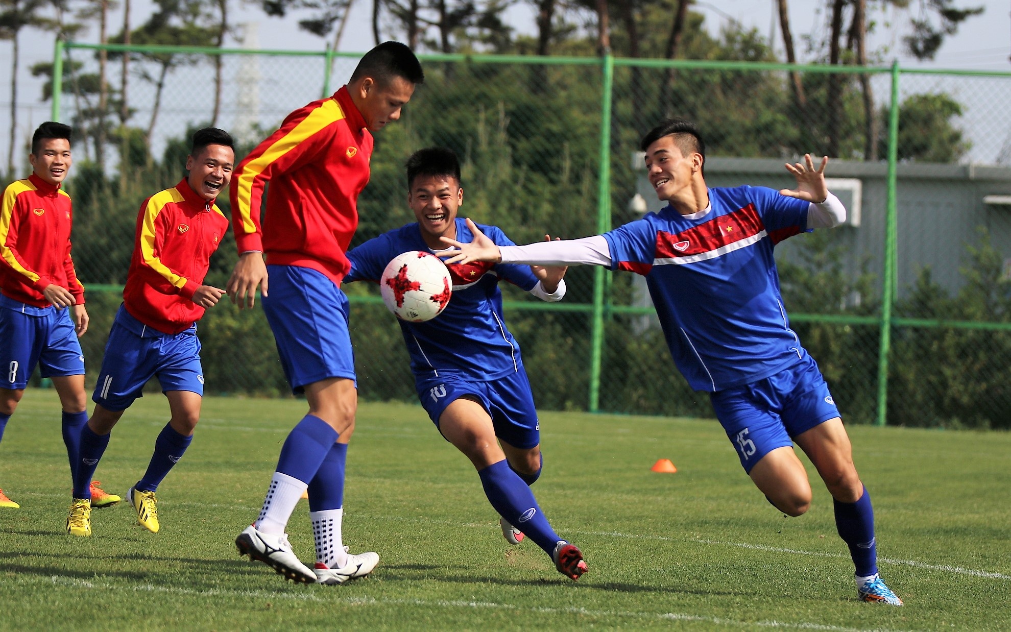 Phan Thanh Hau bi loai U20 Viet Nam anh 5