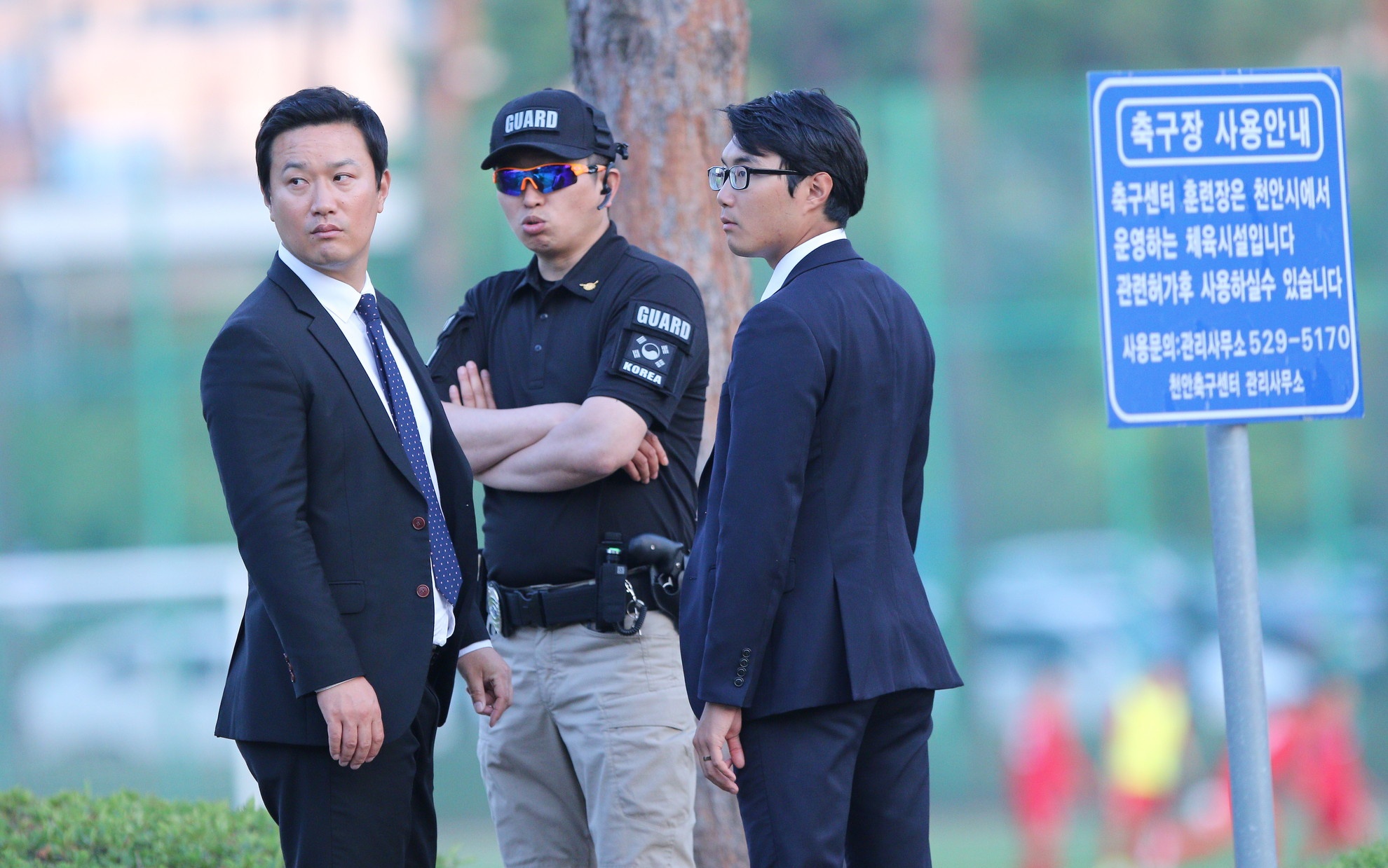 U20 Viet nam duoc bao ve nghiem ngat, anh 1