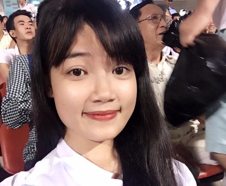 Ban gai Ho Minh Di hat tiep lua U20 Viet Nam hinh anh