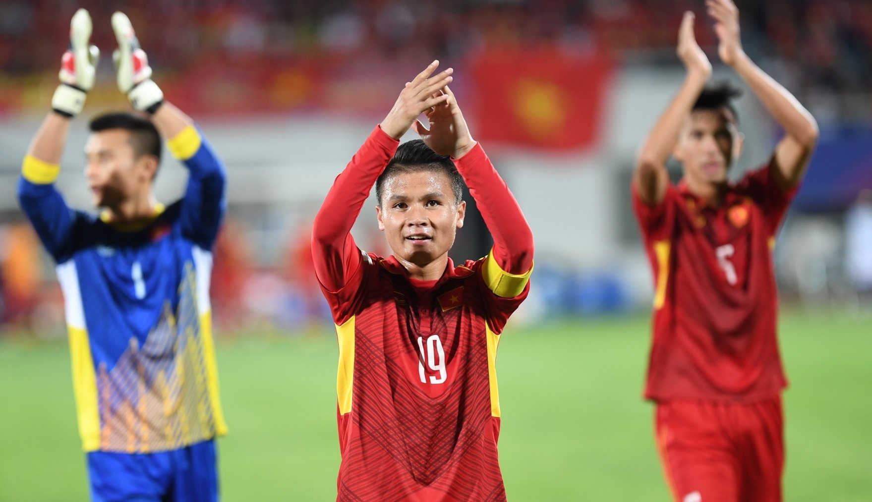 Cau thu U20 Viet Nam: 'Khong hieu tai sao trong tai tu choi penalty' hinh anh