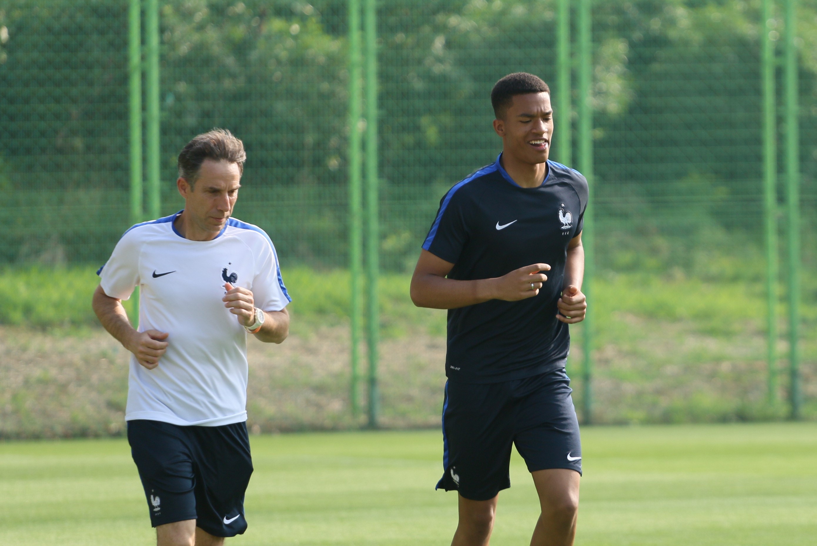 Ngoi sao U20 Phap lo tran gap Viet Nam anh 1