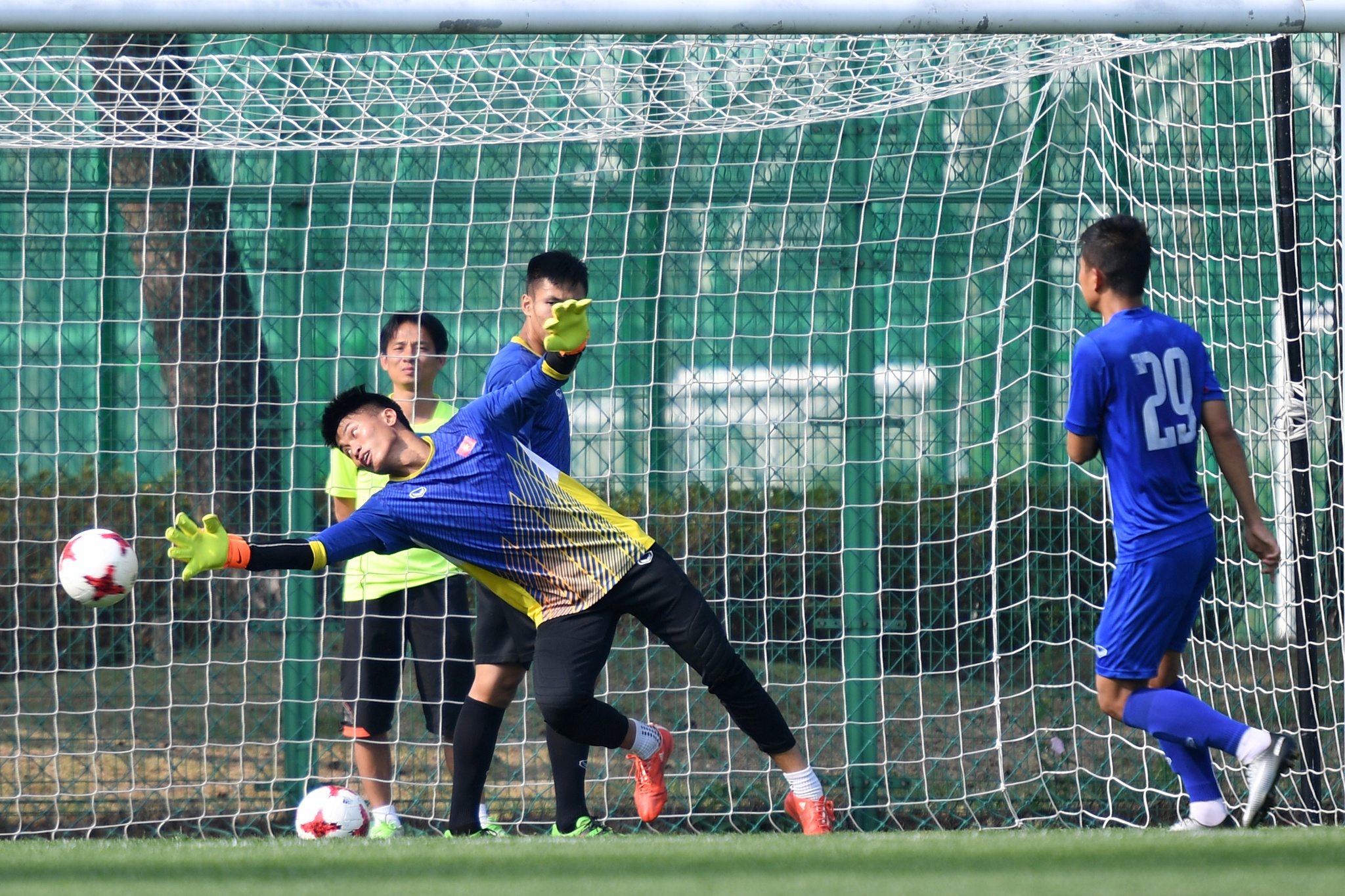 U20 Viet Nam vs U20 Phap, anh 6