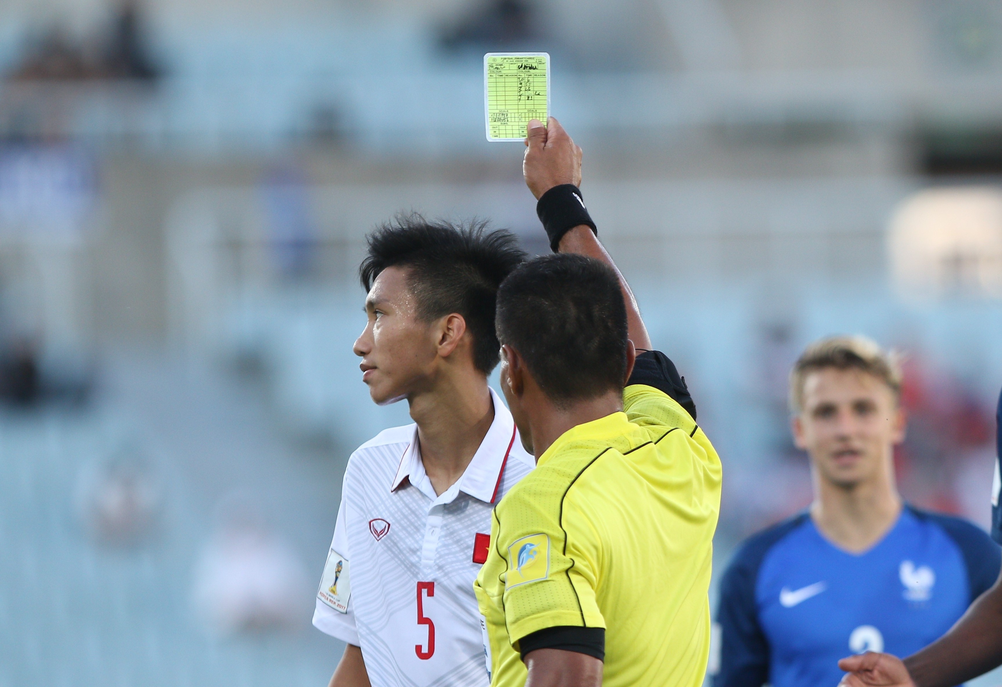 Trong tai rut nham so thay the vang canh cao U20 Viet Nam hinh anh