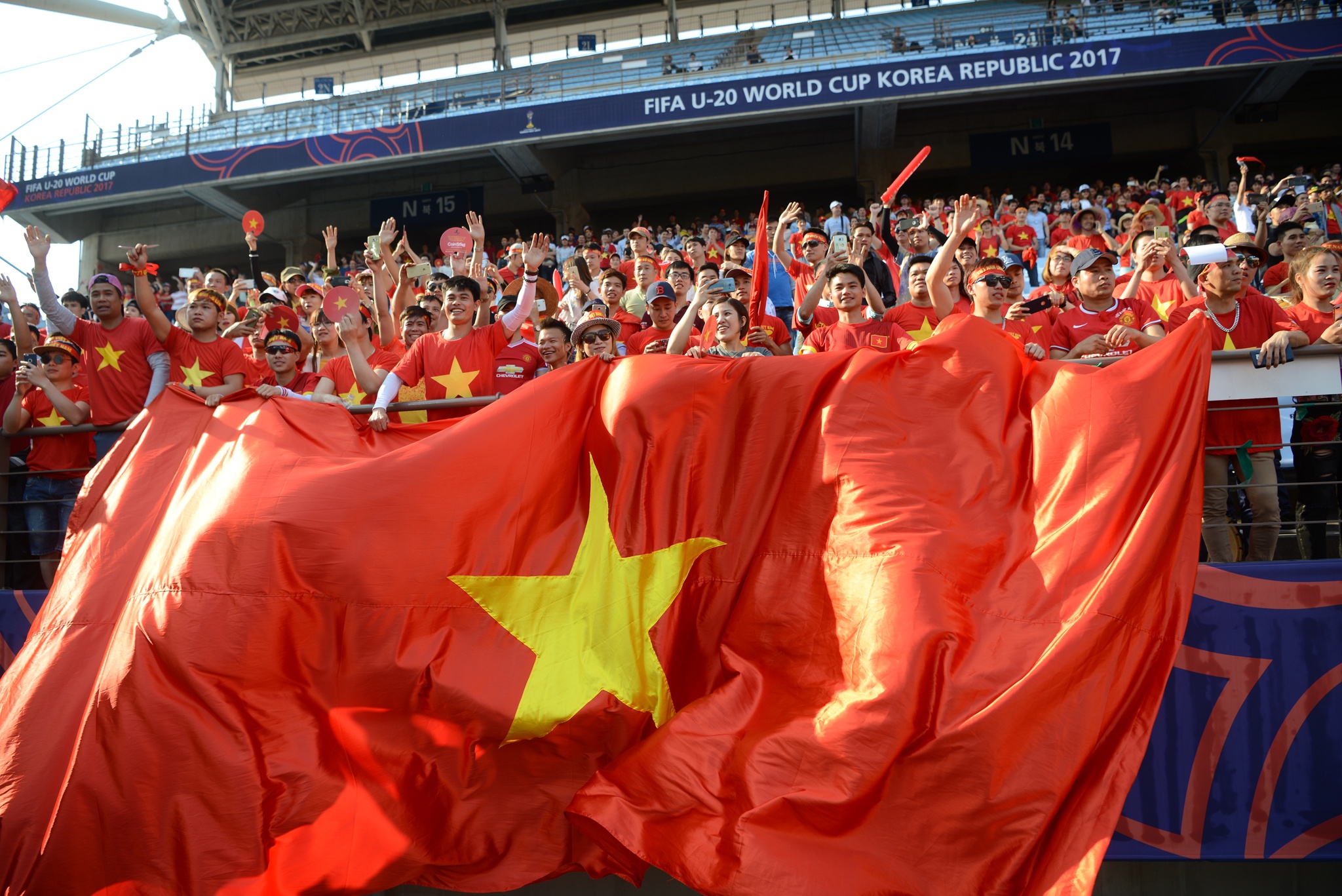 'Nhu co Bac Ho trong ngay vui dai thang' vang len o World Cup hinh anh