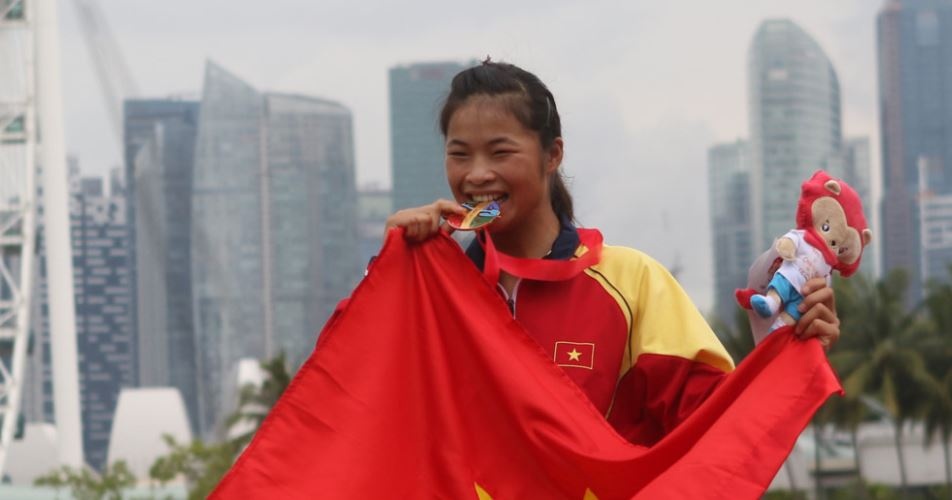 Vuot qua Trung Quoc, canoeing Viet Nam doat HCV tre the gioi hinh anh