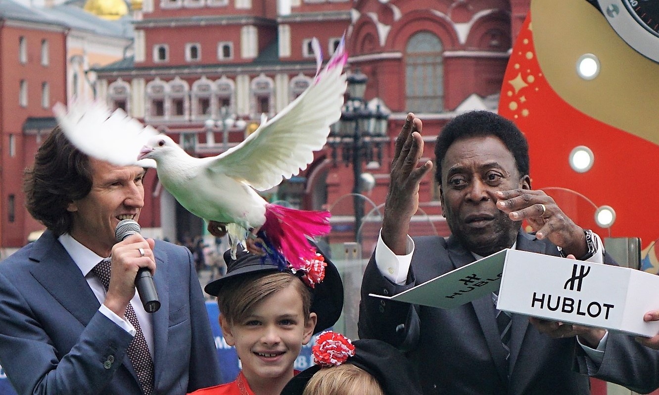 'Vua bong da' Pele chong nang du le dem nguoc World Cup 2018 hinh anh