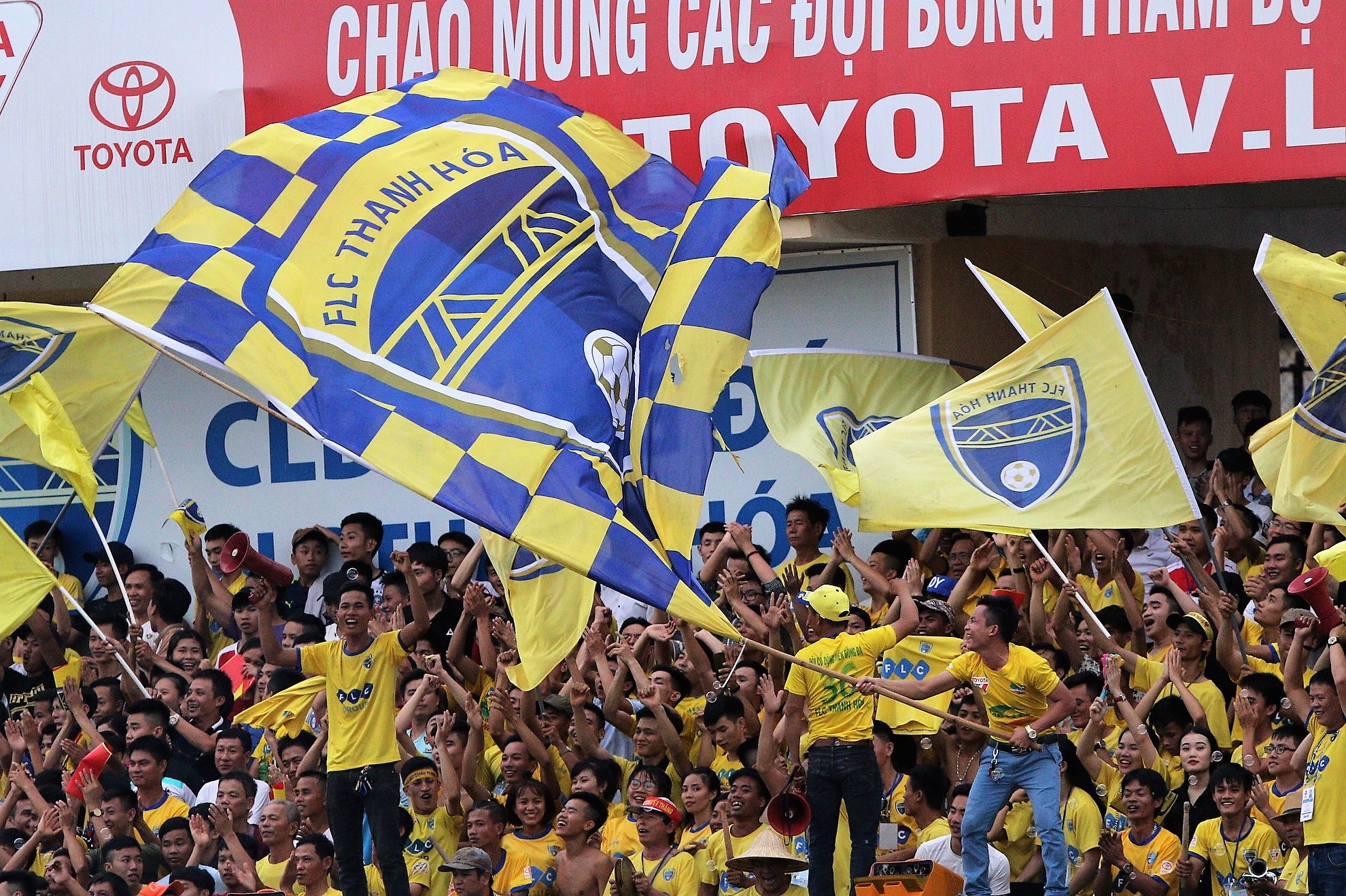 Cong Phuong dan HAGL xin loi khan gia anh 11