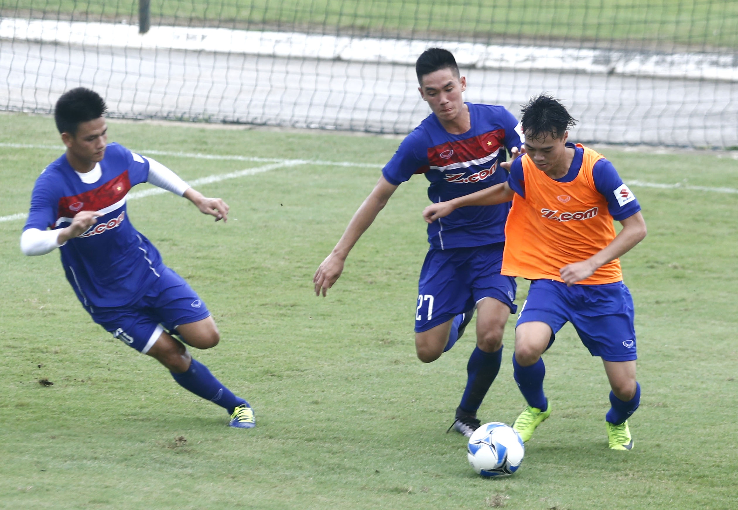 Tiến Dụng nhát bóng sau chấn thương ảnh 1 Tien Dung nhat bong sau chan thuong anh 1