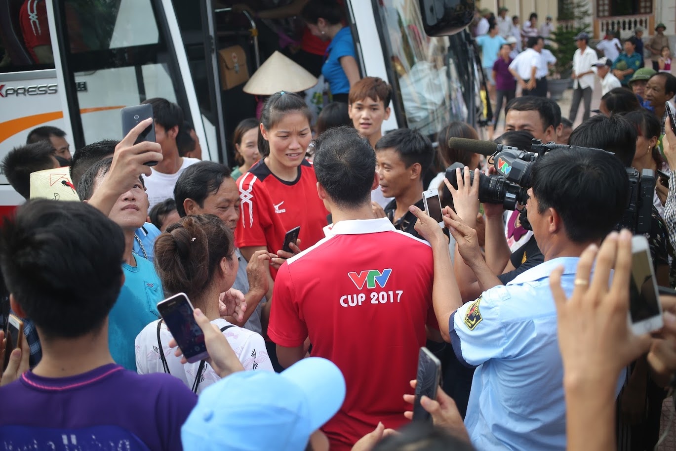 Hoa khoi bong chuyen dau trai lang, anh 1