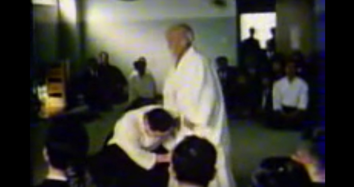 Dai su Nhat Ban trinh dien noi cong hinh anh