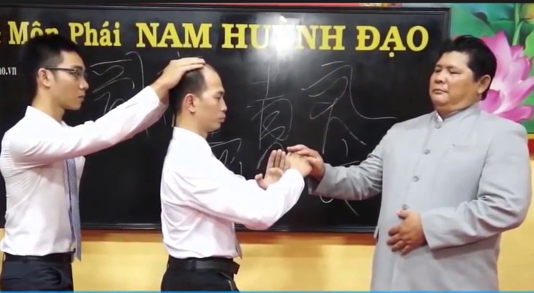 Lang khong kinh: Cong phu thuong thua cua cao thu khi cong? hinh anh