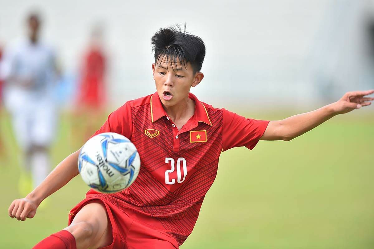 U15 Viet Nam thang de Australia, gap Thai Lan o chung ket AFF hinh anh