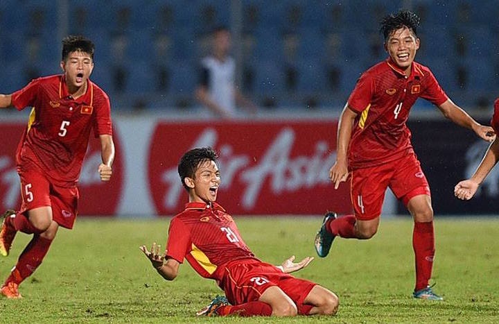 U15 Viet Nam an mung cam xuc khi ghi ban vao luoi Australia hinh anh