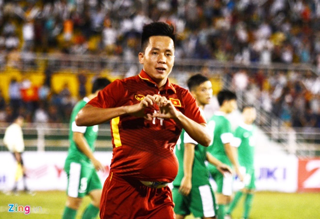 Van Toan dong vien ban gai, anh 7