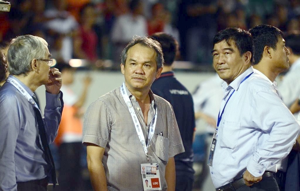 Bau Duc thuong nong 1 ty dong cho U22 Viet Nam hinh anh