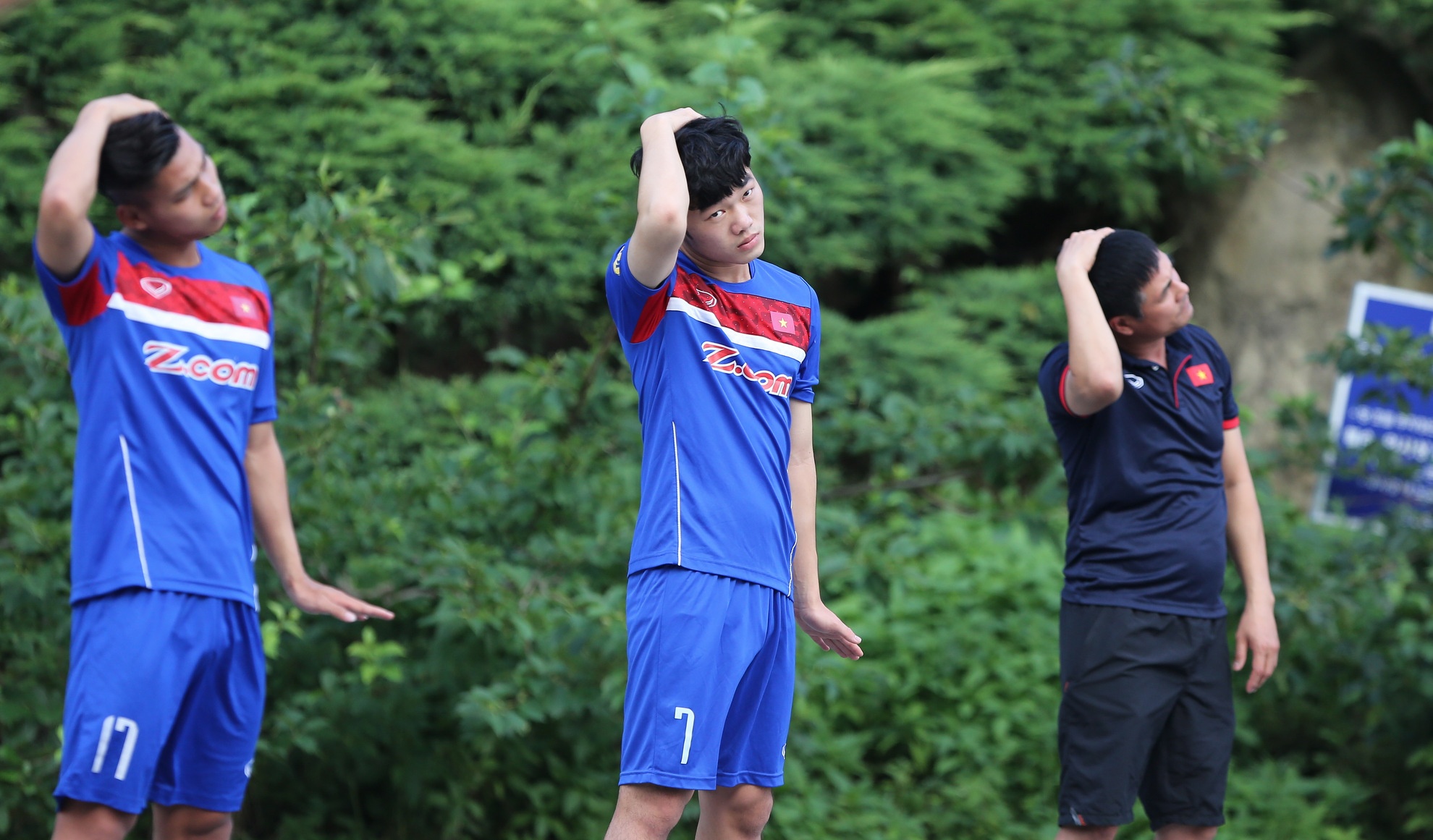 Xuan Truong mua sam Han Quoc anh 1