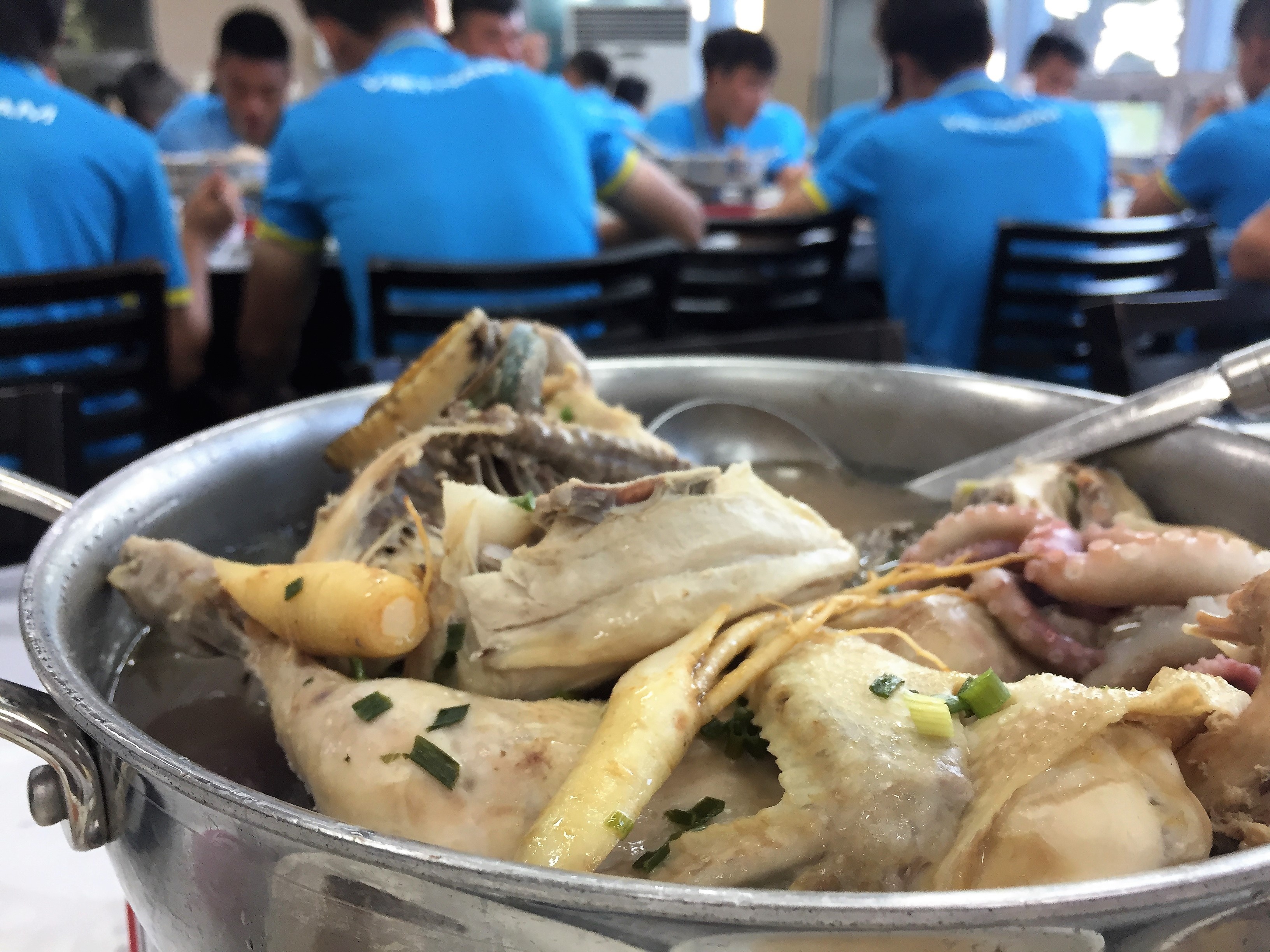 U22 Viet Nam an ga ham sam truoc tran gap Mokpo City FC hinh anh