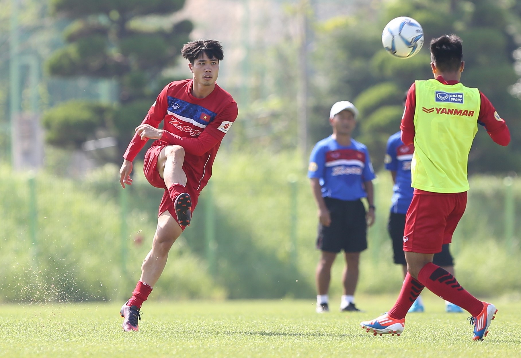 Cong Phuong vuot qua thu thach tang bong bang vai o Han Quoc hinh anh