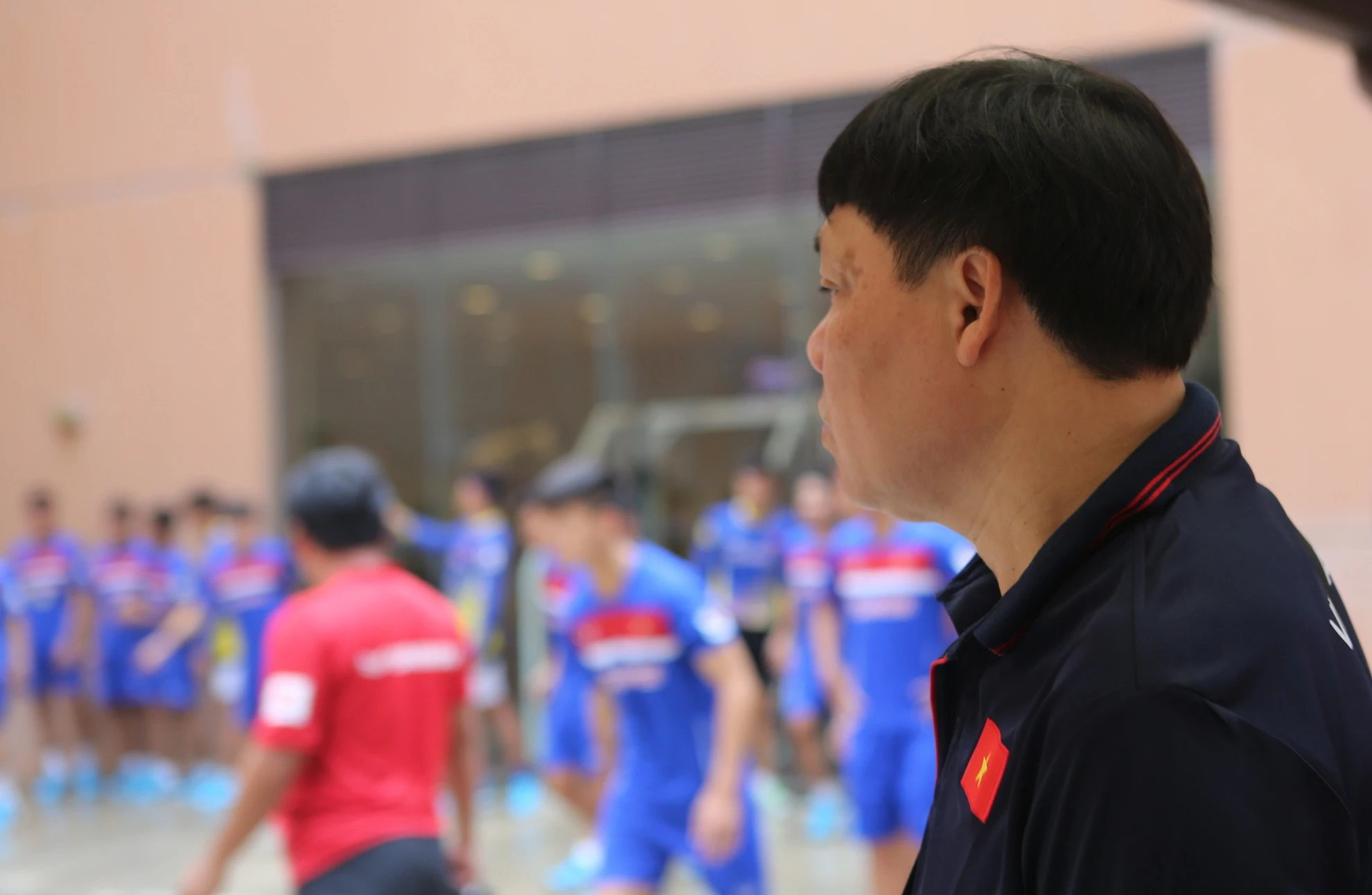 U22 Viet Nam tap o hanh lang anh 4