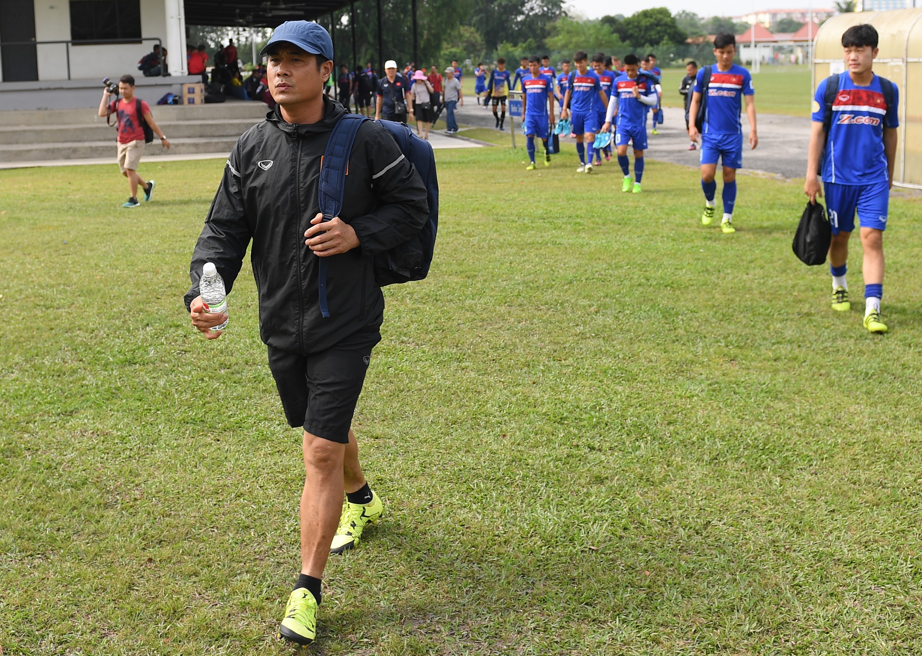 U22 Viet Nam nham san tap o Malaysia, anh 1