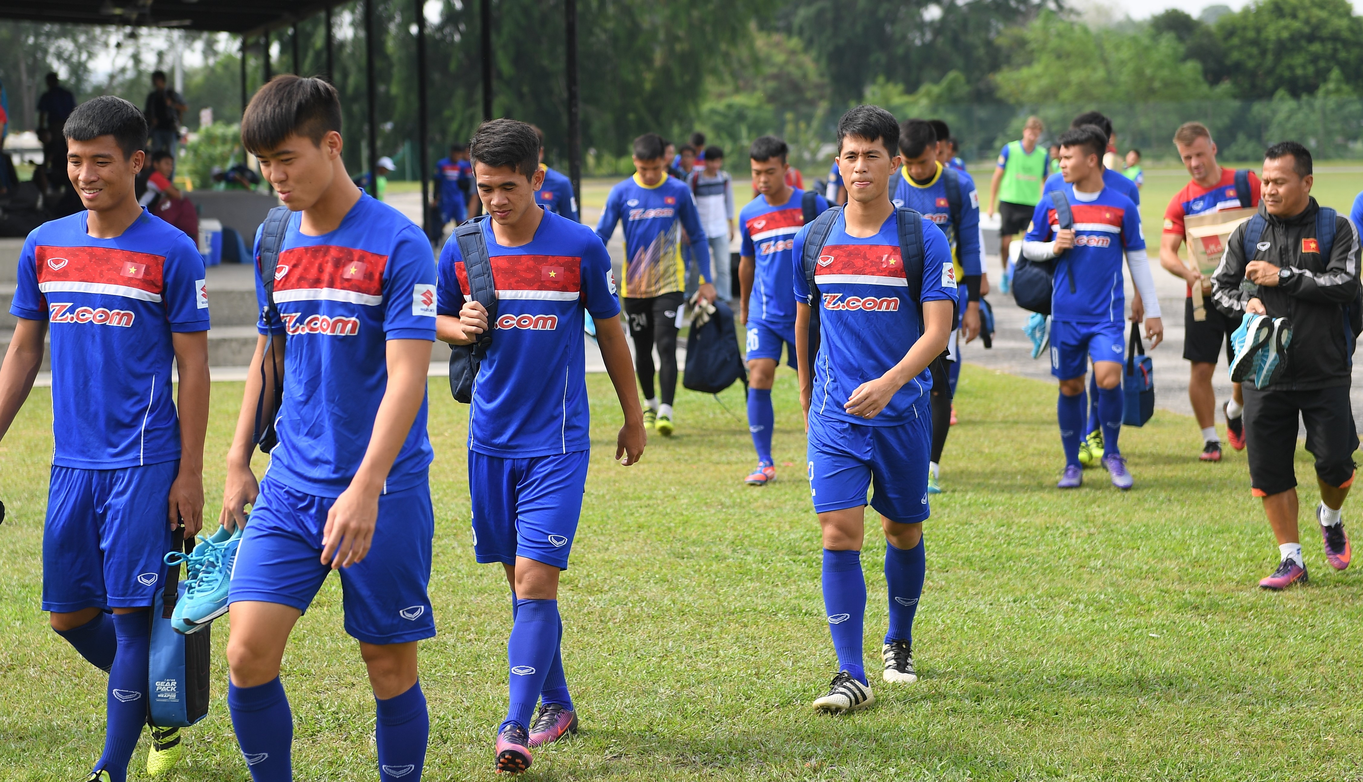 U22 Viet Nam nham san tap o Malaysia, anh 2