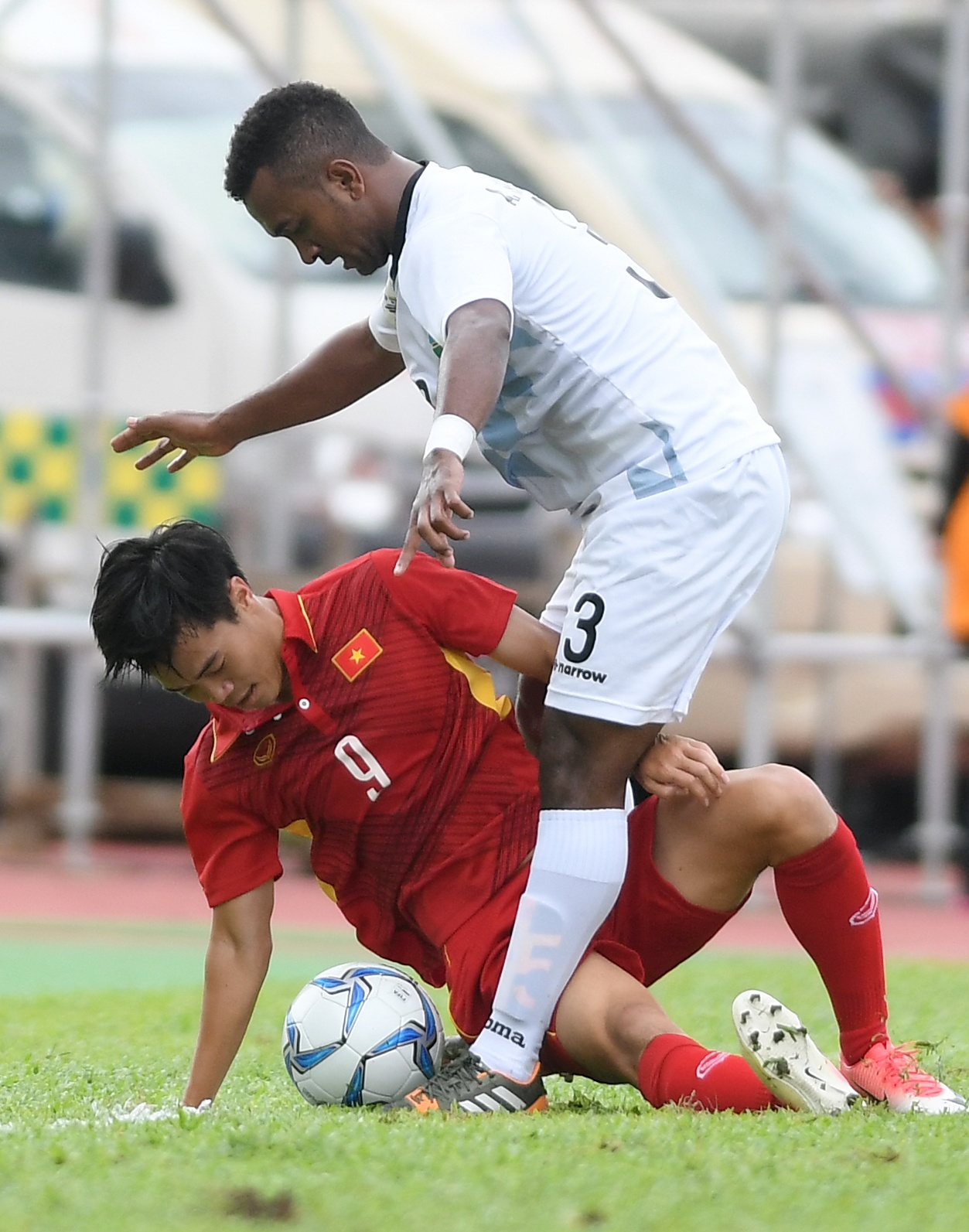 Xuan Truong Cong Phuong bao ve Van Toan, anh 1