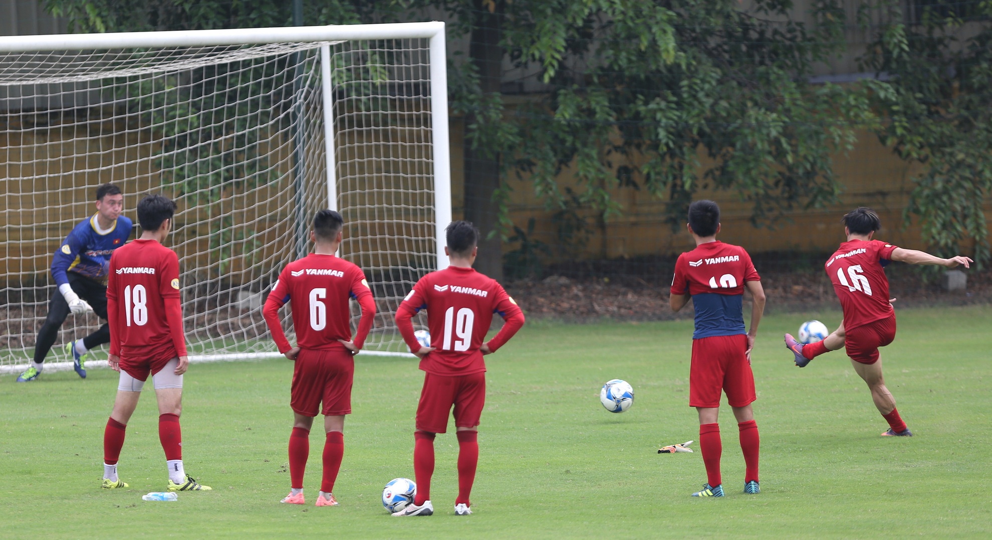 Tuyen Viet Nam tu tin thang Campuchia anh 1