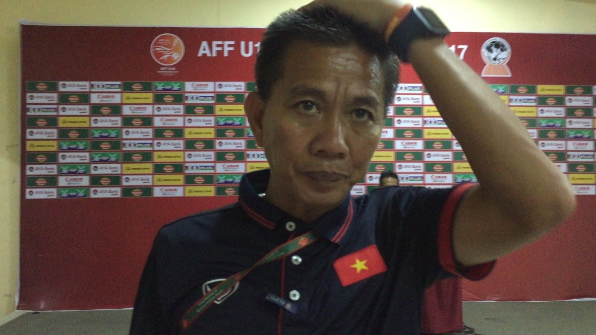 HLV Hoang Anh Tuan noi ve ghe HLV truong DTVN va phat ngon cua bau Duc hinh anh