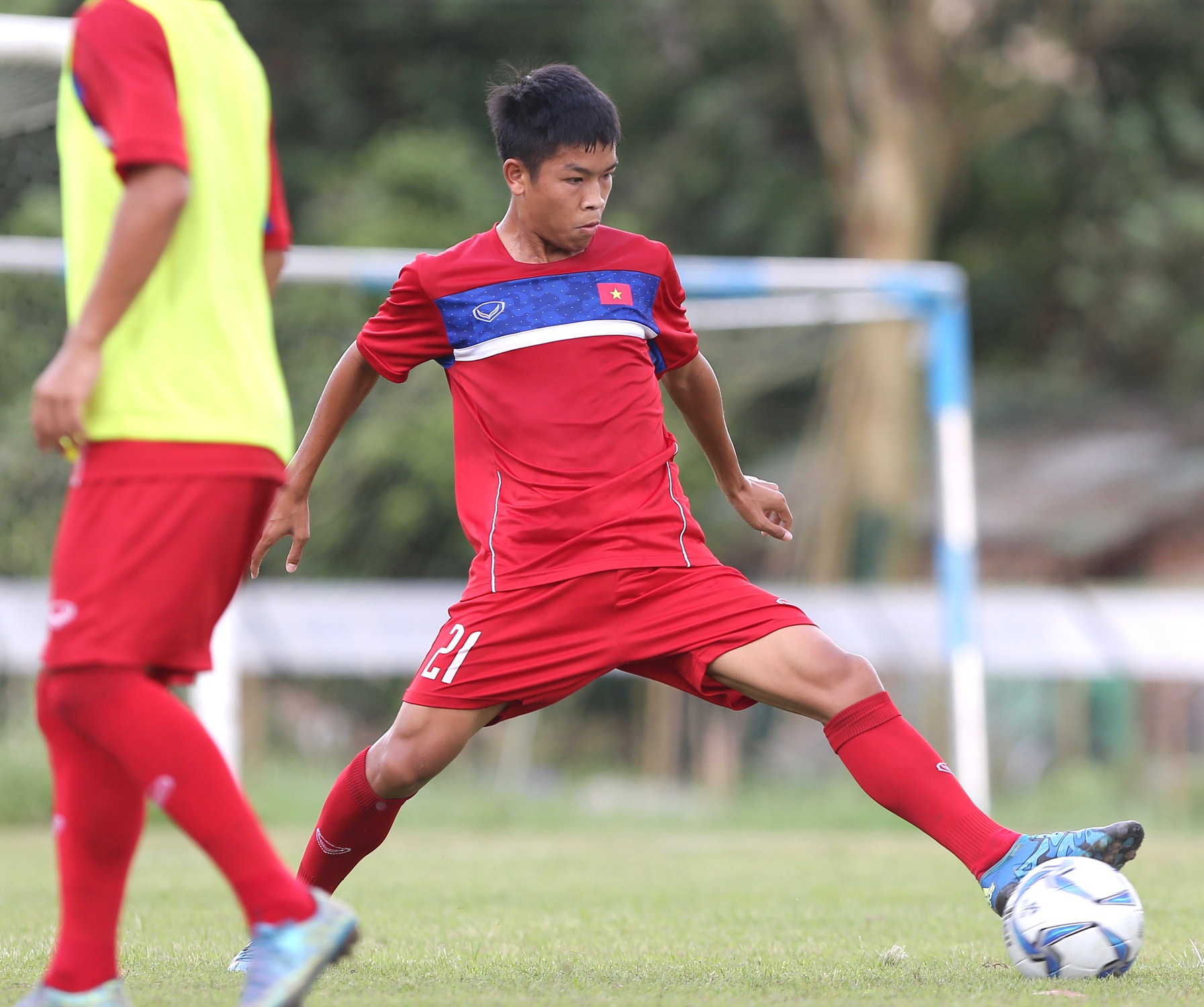 U18 Viet Nam tap sut luan luu, anh 4