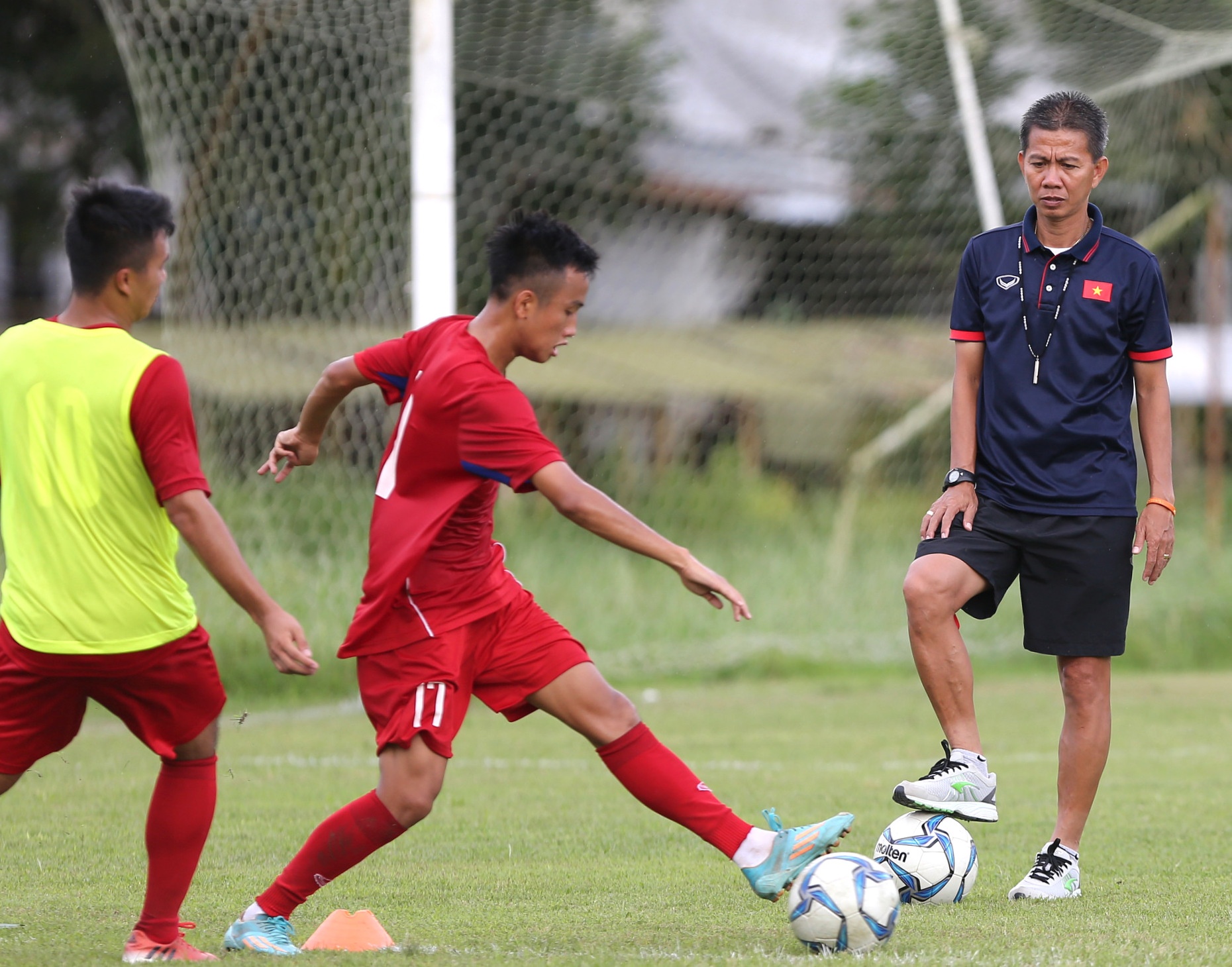 Tran U18 Myanmar vs U18 Viet Nam anh 2